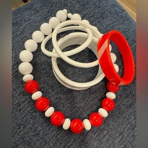 Lot of vintage jewelry